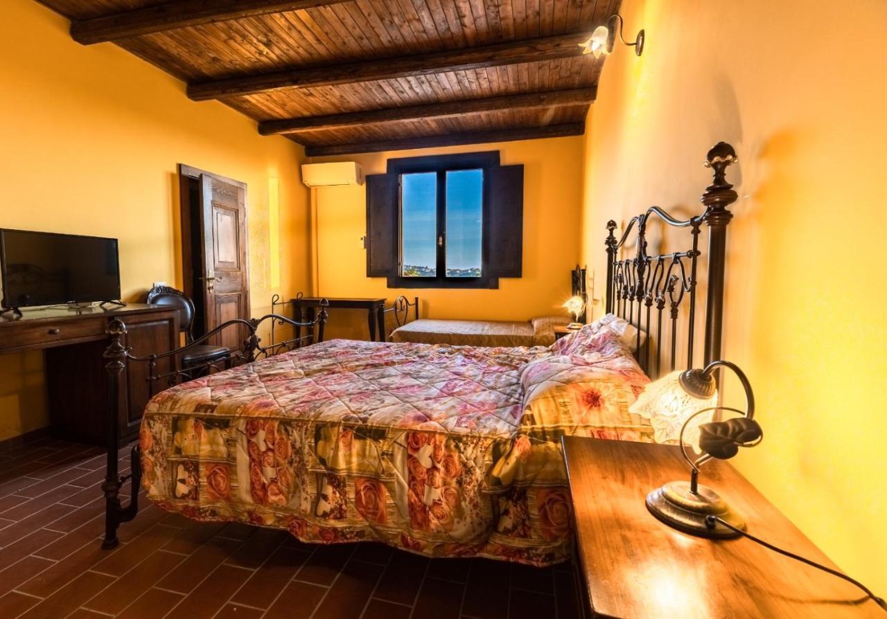 Castello Di Petecciano B&B Mosciano SantʼAngelo Zewnętrze zdjęcie